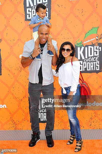 Player Richard Jefferson and family arrive at the Nickelodeon Kids' Choice Sports Awards 2016 at UCLA's Pauley Pavilion on July 14, 2016 in Westwood,...