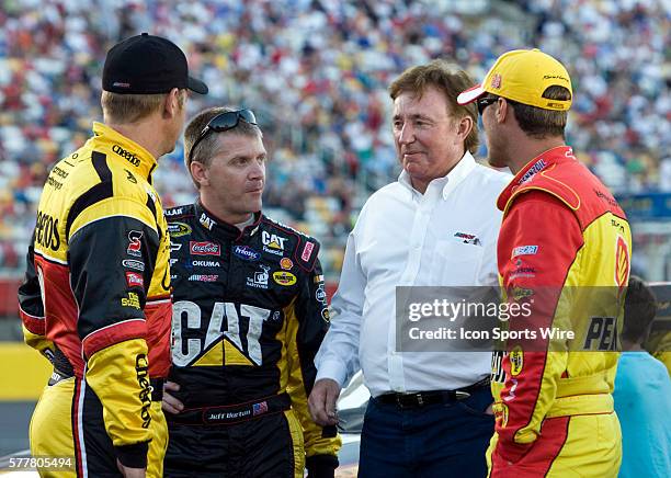 May 27, 2010: Richard Childress talks with his drivers Clint Bowyer, Jeff Burton and kevin Harvick before qualifying for the Coca-Cola 600 Race at...