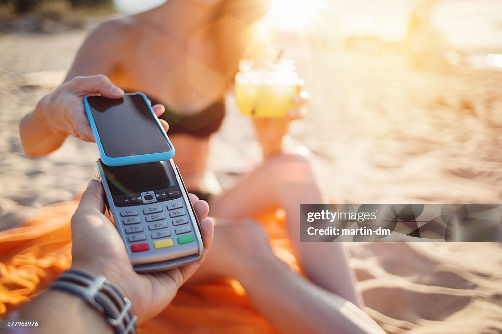 Contactless payment with smartphone