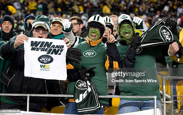 Jets vs Pittsburg Steelers AFC Championship game at Heinz Field Pittsburg Pa: Jets fans cheer on there team during tonight's game. January 23, 2011.