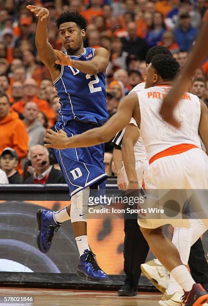Duke Blue Devils guard Quinn Cook makes a pass during ncaa basketball game between Duke Blue Devils and Syracuse Orange at the Carrier Dome in...