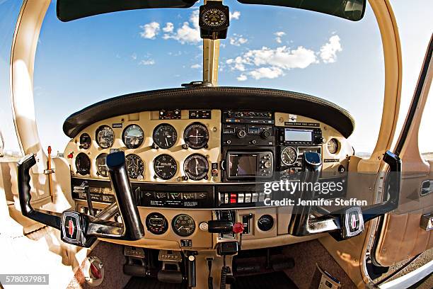 piper cherokee cockpit - piper stock pictures, royalty-free photos & images