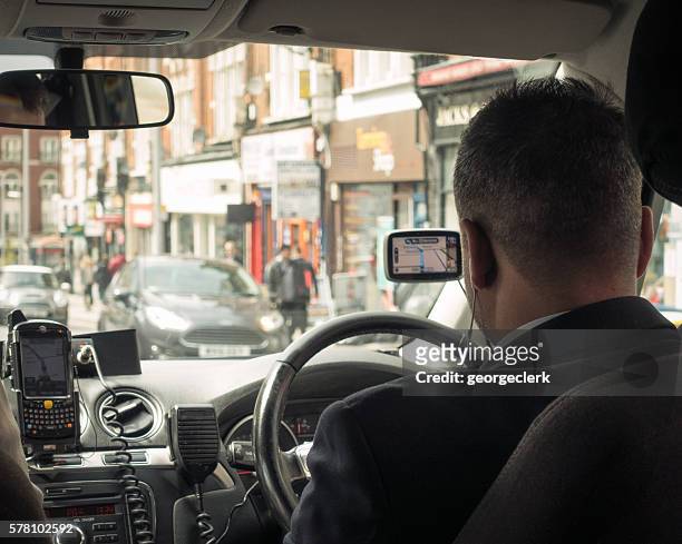 voyage en taxi de location privée à londres - satnav photos et images de collection