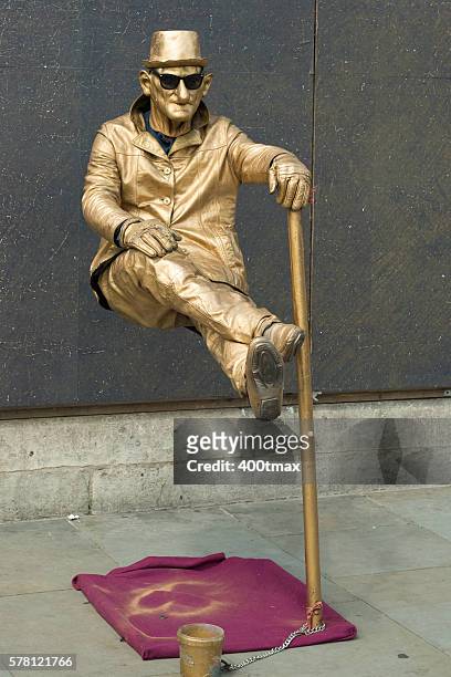 trafalgar square - street performer stock pictures, royalty-free photos & images