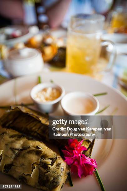 tamales in oaxaca - tamal de maíz fotografías e imágenes de stock