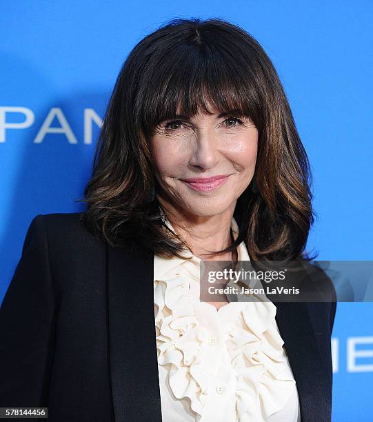 Actress Mary Steenburgen attends Oceana: Sting Under the Stars on July 18, 2016 in Los Angeles, California.