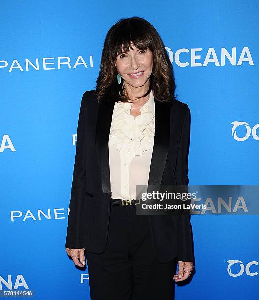 Actress Mary Steenburgen attends Oceana: Sting Under the Stars on July 18, 2016 in Los Angeles, California.