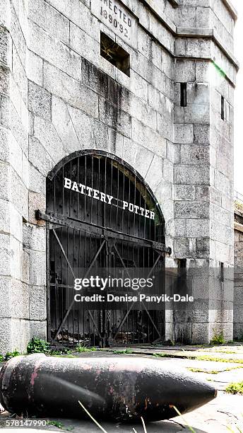 battery potter at fort hancock - ニュージャージー州サンディフック ストックフォトと画像