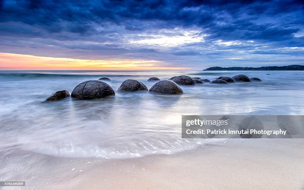 Moeraki Bounders