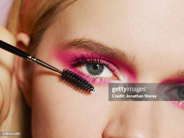 beauty - wimperntusche stock-fotos und bilder