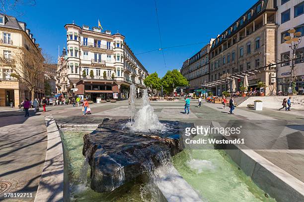 germany, baden-wuerttemberg, baden-baden, leopold square, fountain and pedestrian area - baden baden stock pictures, royalty-free photos & images