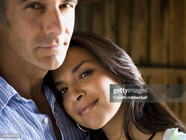 portrait of a man and a woman - rayado photos et images de collection