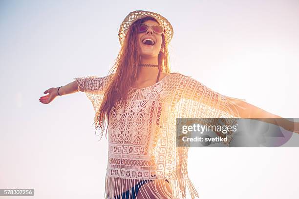 los días de verano - estilo boho fotografías e imágenes de stock