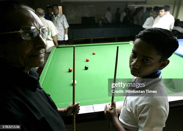 Mr. Tony Moniero, the eldest player and Rovin D'souza , the youngest player of Mumbai Snooker League.