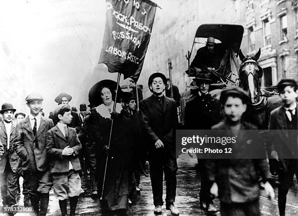 Socialist procession on the 1st of May in New York May, 1903. United States Washington. Library of Congress.