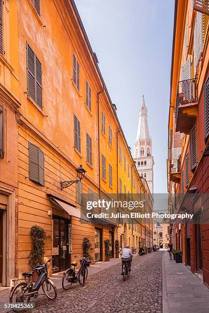 via cesare battisti in modena, italy - módena fotografías e imágenes de stock