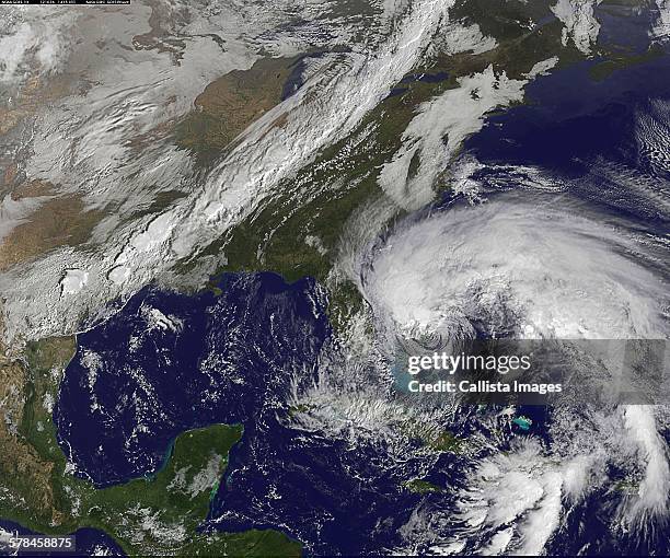 hurricane sandy, october 30 2012. nasa earth observatory image by jesse allen, using viirs day-night band data from the suomi national polar-orbiting partnership (suomi npp) - hurricane stock-fotos und bilder