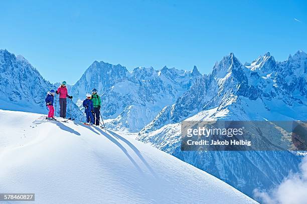 family on ski trip, chamonix, france - haute savoie stock-fotos und bilder