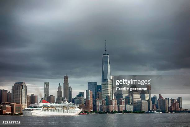 new york city cruise - spartan cruiser stock pictures, royalty-free photos & images