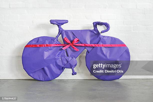 bicycle gift wrapped - wrapped 個照片及圖片檔