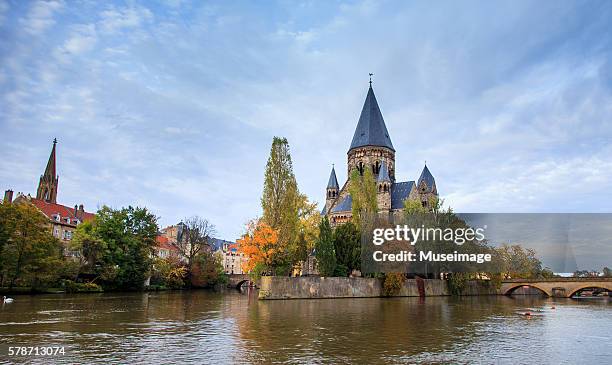 temple neuf de metz et river moselle - moselle france ストックフォトと画像