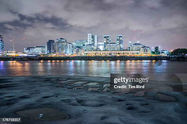 east london skyline - río del este fotografías e imágenes de stock