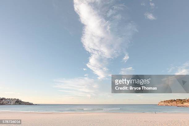 bondi sunrise - bondi beach 個照片及圖片檔