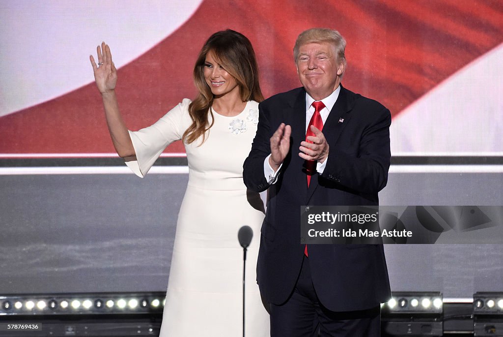 MELANIA TRUMP, DONALD TRUMP