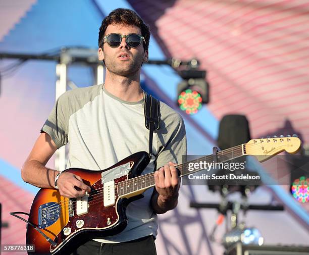 Jackson R. Phillips 21 Daywave Stock Photos, High-Res Pictures, and Images - Getty Images