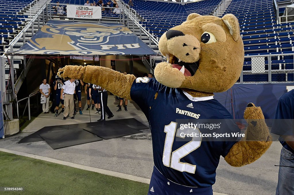 NCAA FOOTBALL: OCT 02 Florida Atlantic at FIU