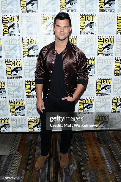 Actor Taylor Lautner attends the "Scream Queens" press line during Comic-Con International at Hilton Bayfront on July 22, 2016 in San Diego,...