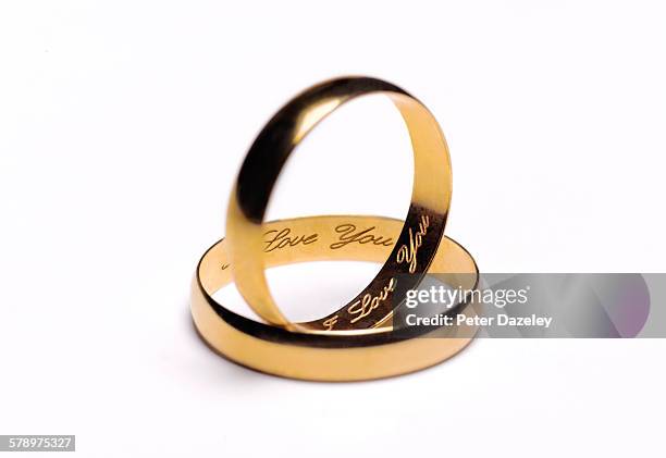 i love you wedding rings - i love you englischer satz stock-fotos und bilder