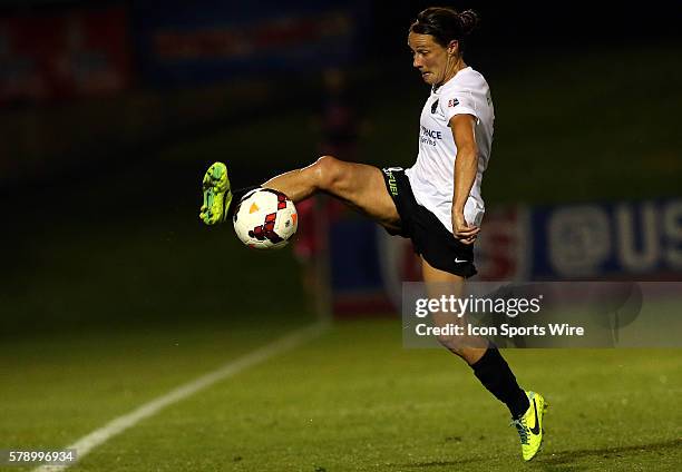 Sarah Huffman of the Portland Thorns controls a high pass during a NWSL match against the Washington Spirit at the Maryland Soccerplex, in Boyds,...