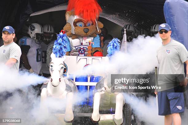Tower Racing Mascot 325 Titans Mascot Stock Photos, High-Res Pictures, and Images - Getty ...