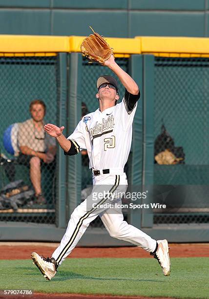 Vanderbilt outfielder Bryan Reynolds waits to catch the ball during the College World Series game between the Vanderbilt Commodores and the...