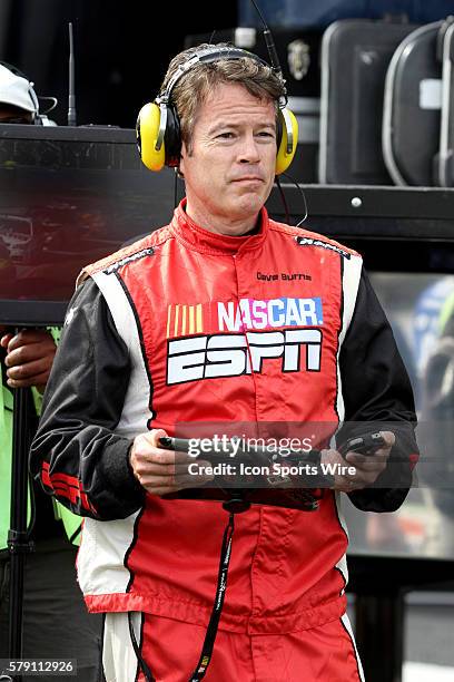 Dave Burns (Reporter) Photos and Premium High Res Pictures - Getty Images