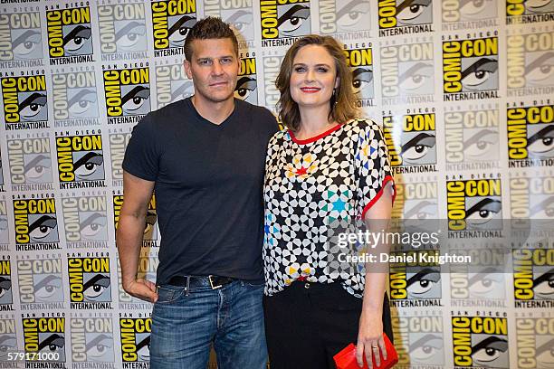 Actors David Boreanaz and Emily Deschanel attend the "Bones" press line at Comic-Con International - Day 2 at Hilton Bayfront on July 22, 2016 in San...