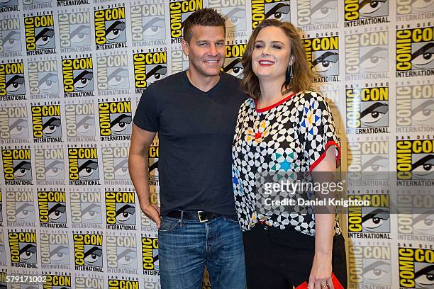 Actors David Boreanaz and Emily Deschanel attend the "Bones" press line at Comic-Con International - Day 2 at Hilton Bayfront on July 22, 2016 in San...
