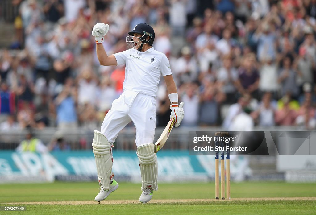 England v Pakistan: 2nd Investec Test - Day Two