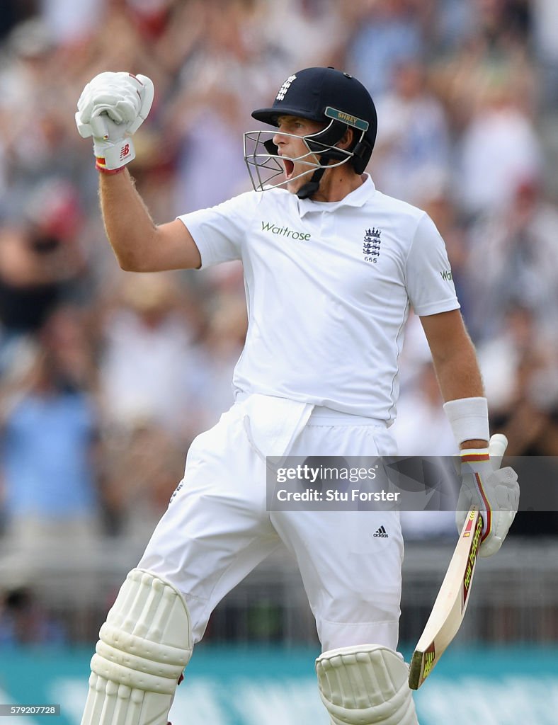 England v Pakistan: 2nd Investec Test - Day Two