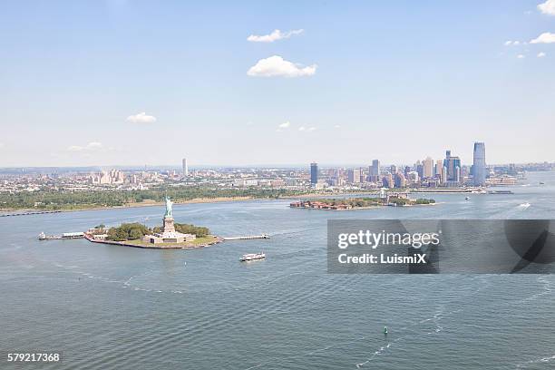 new york - liberty island stock pictures, royalty-free photos & images