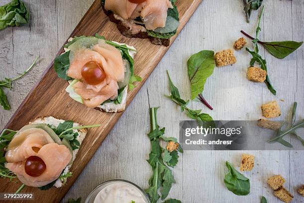 canapés served at a restaurant - white wine stockfoto's en -beelden