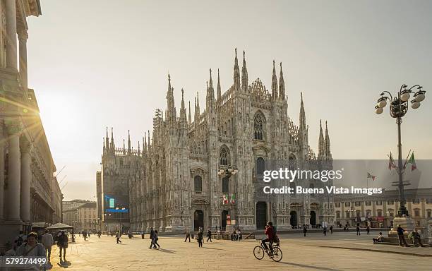 il duomo (the cathedral) of milan - duomo di milano stockfoto's en -beelden