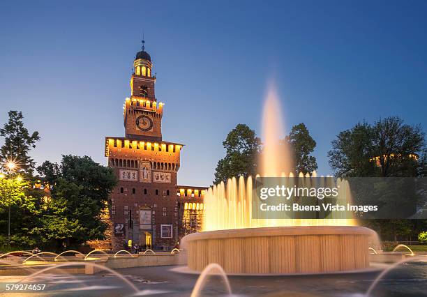 milan?s castello sforzesco - castello sforzesco - fotografias e filmes do acervo