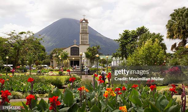 la fortuna, costa rica - arenal volcano stockfoto's en -beelden