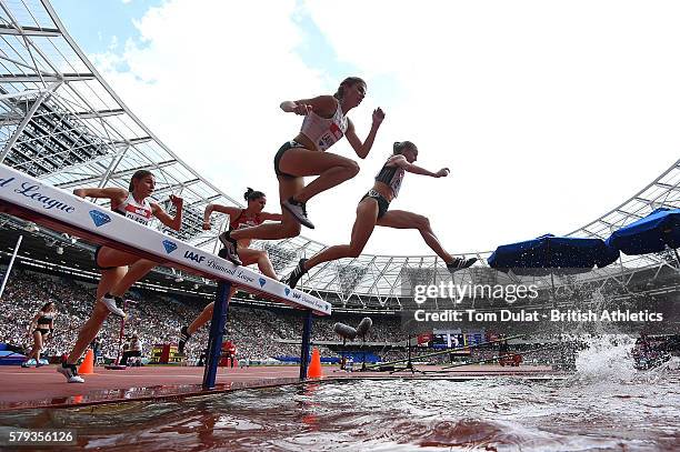 Lennie Waite of United Kingdom in action during the Womens 3000m Steeplechase on day two of the Muller Anniversary Games at The Stadium - Queen...