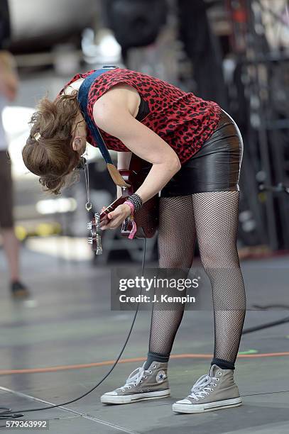Timony 213 Mary Timony Photos & High Res Pictures - Getty Images