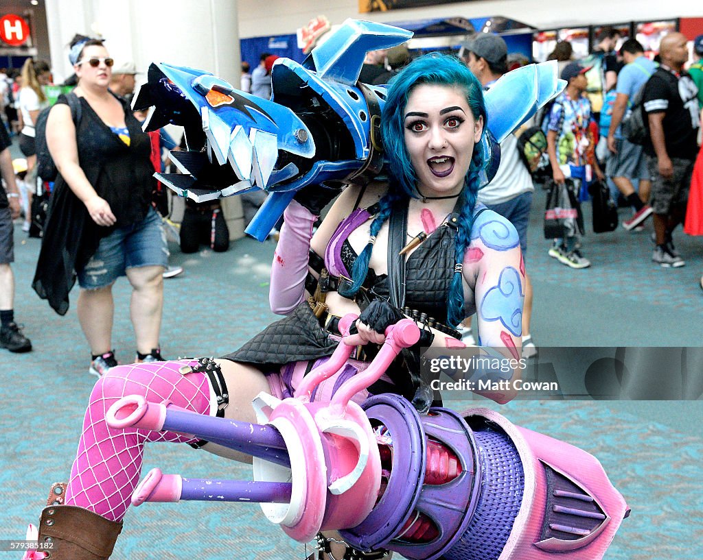 Comic-Con International 2016 - General Atmosphere And Cosplay