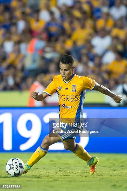 Lucas Zelarayan of Tigres drives the ball during the 2nd round match between Tigres UANL and Atlas as part of the Torneo Apertura 2016 Liga MX at...