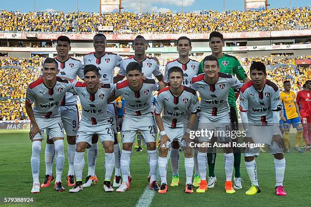 Players of Atlas pose for a team picture prior the 2nd round match between Tigres UANL and Atlas as part of the Torneo Apertura 2016 Liga MX at...